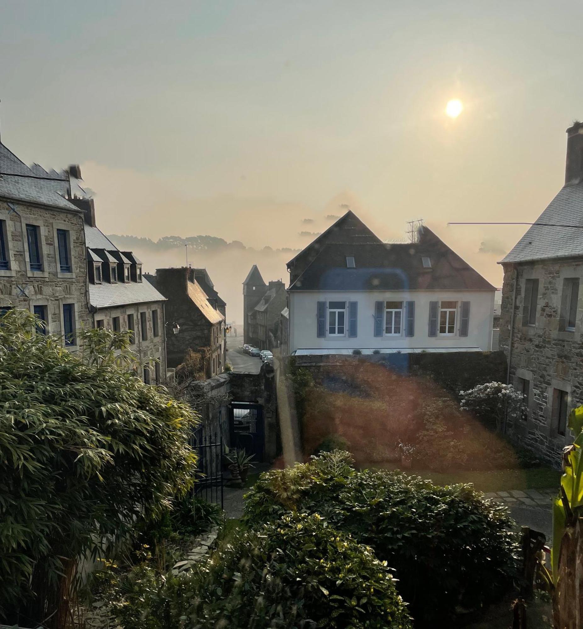 Appartement De 1634 Avec Balcon Au Sud Sur Jardin En Plein Coeur Historique Treguier Luaran gambar